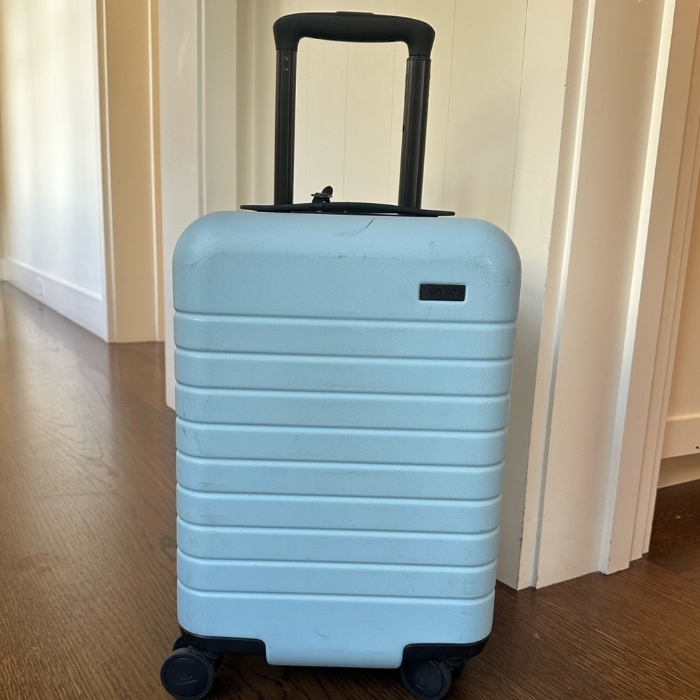Away Kids Carry On in light blue